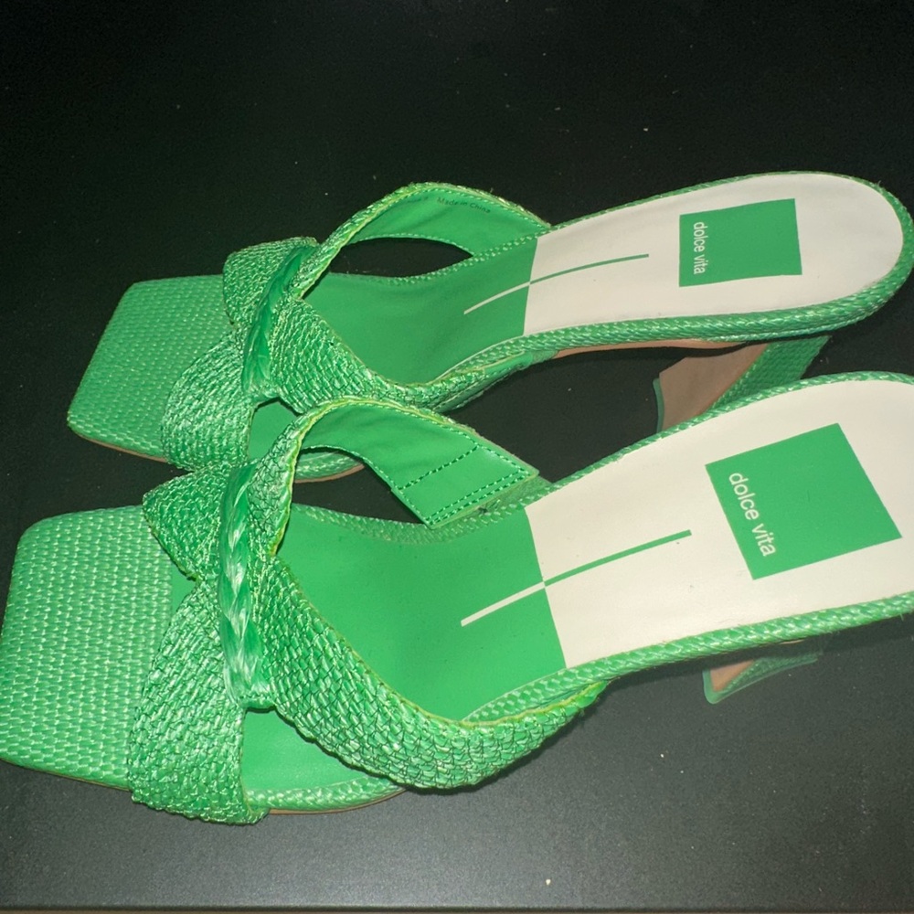Dolce Vita Straw Sandal never worn